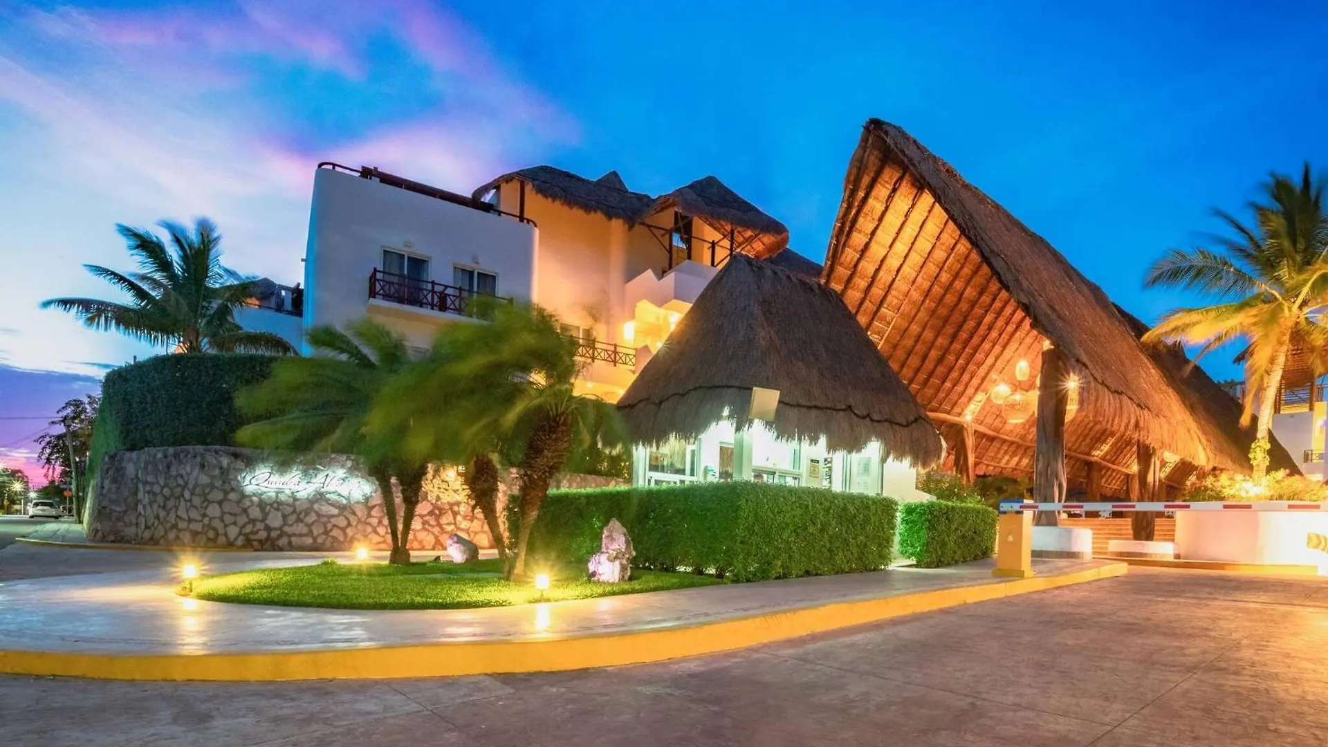 Feriehus Modern 3Br Condo In The Center Of Playa Del Carmen - Muuyal 304