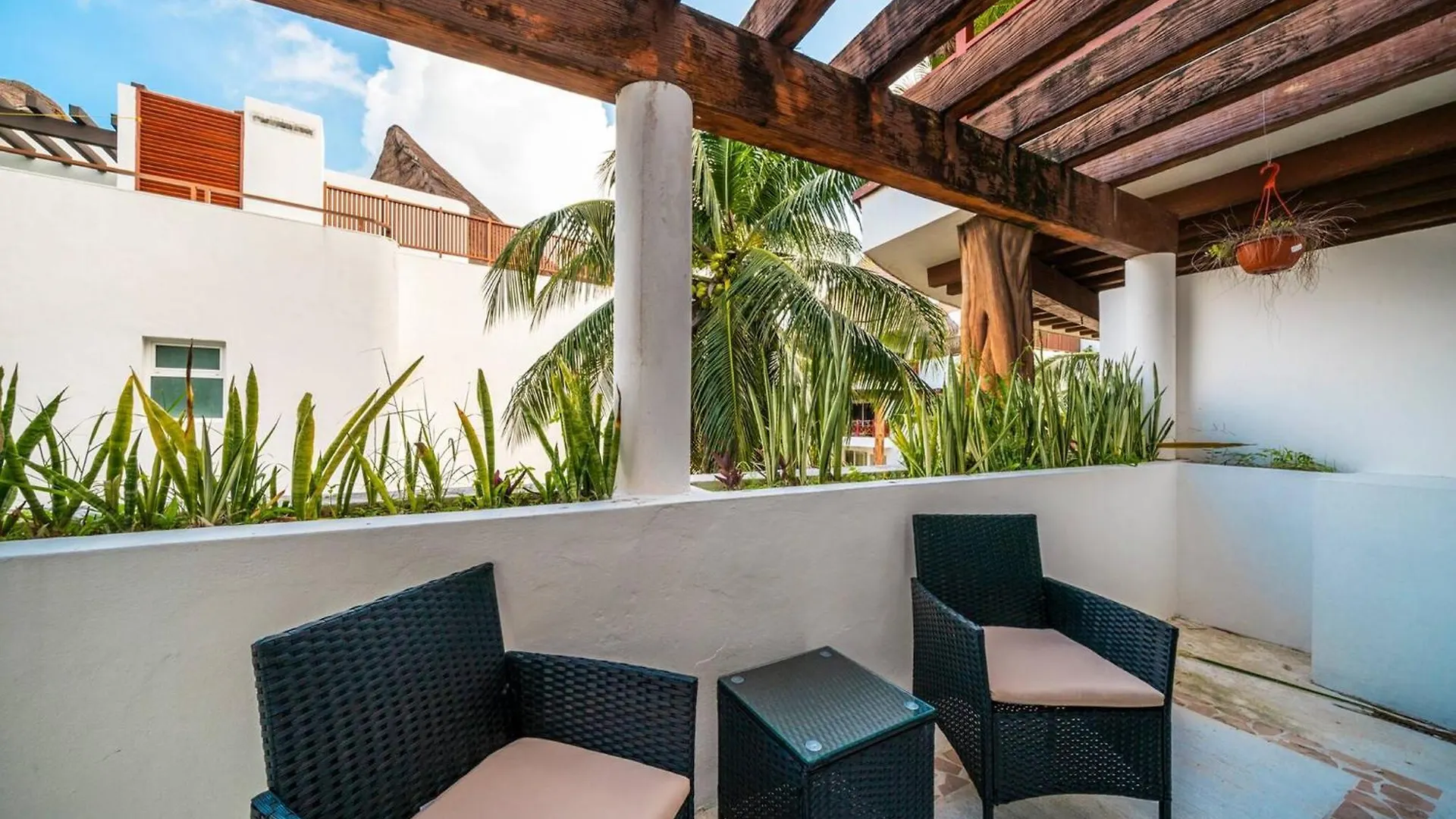 Modern 3Br Condo In The Center Of Playa Del Carmen - Muuyal 304 Feriehus