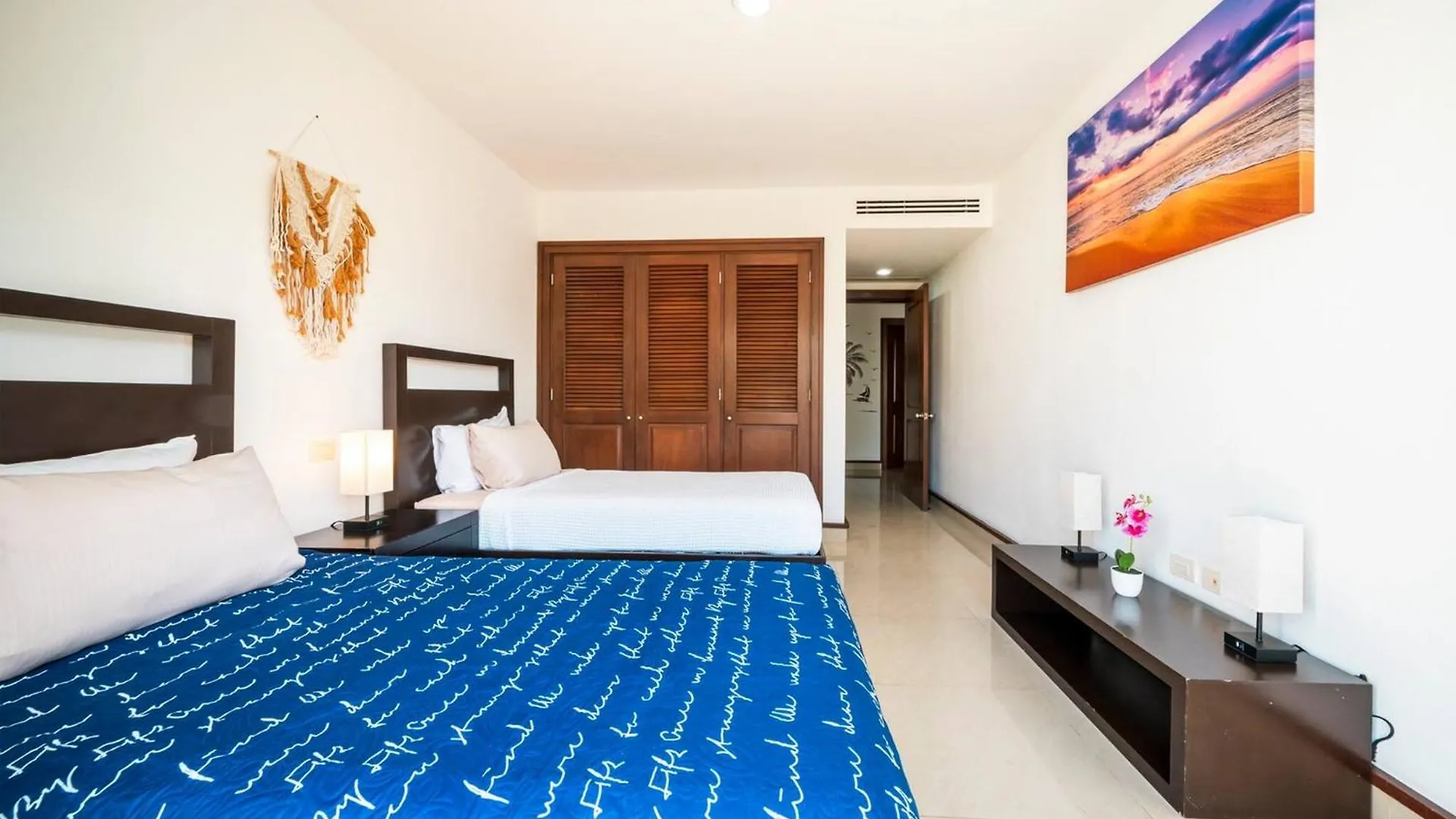 Modern 3Br Condo In The Center Of Playa Del Carmen - Muuyal 304 Feriehus